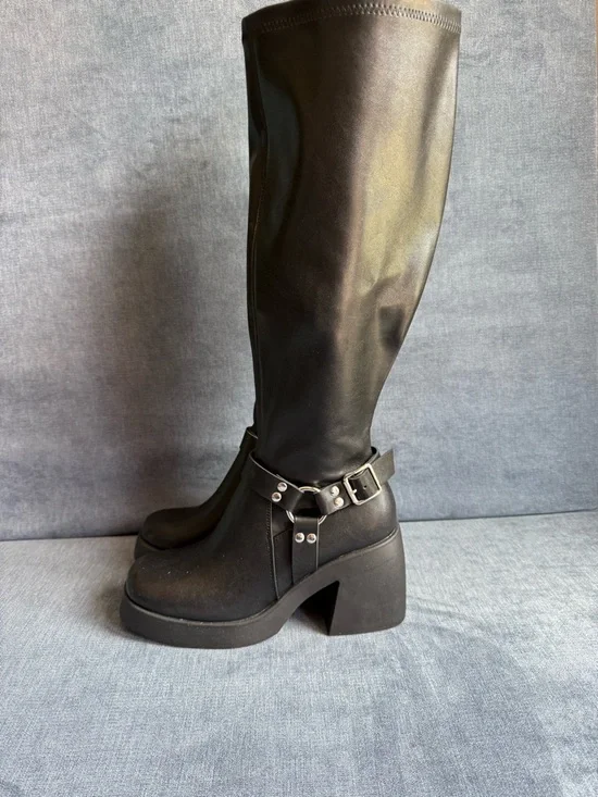 Madden NYC Women’s Black Faux Leather Full Zip Buckle Boots SZ 10 Chunky New - Picture 4 of 9